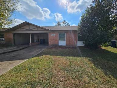 Main picture of 1812 Frances Dr