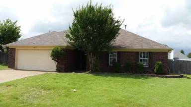 Main picture of 5521 Maumee Cv