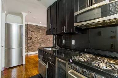 Main picture of 114 Mulberry St