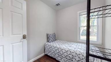 Main picture of 5270 Scofield Rd