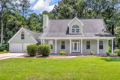 Main picture of 205 Sandpiper Dr