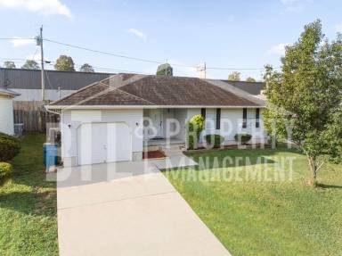 Main picture of 2816 Katella Ln