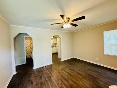 Main picture of 341 Pine St