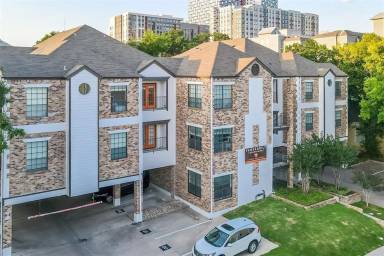 Main picture of 912 W 22nd St