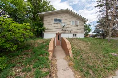 Main picture of 2220 E 17th St