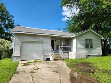 Main picture of 1826 E 6th St