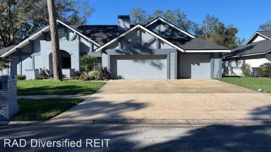 Main picture of 144 Barrington Dr