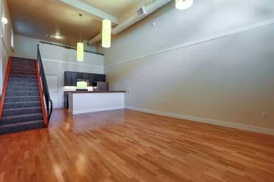 Main picture of 210 NW 20th Ave