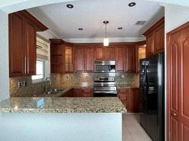 Main picture of 7985 NW 198th Ter