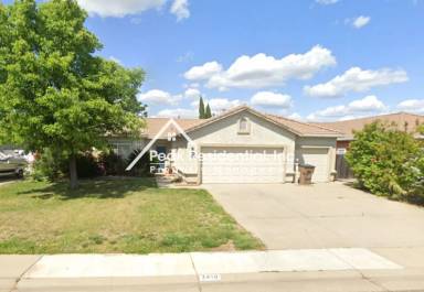 Main picture of 2410 1st St