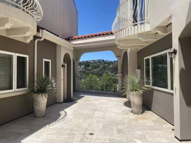 Main picture of 2143 Carlmont Dr