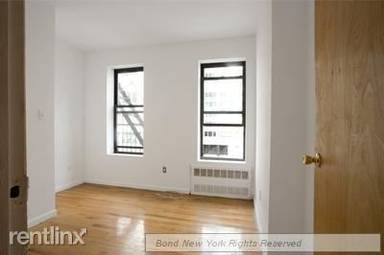 Main picture of 444 East 81st St