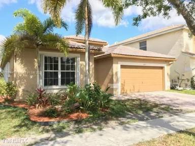 Main picture of 17491 SW 33rd St