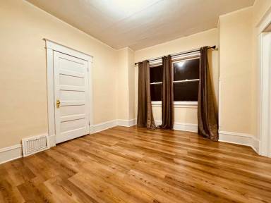 Main picture of 1723 W Carlisle Ave