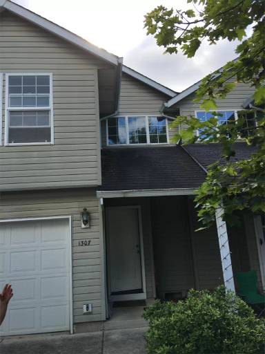 Main picture of 1330 N Creekside Ln