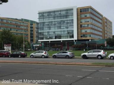 Main picture of 300 M St SW Apartments