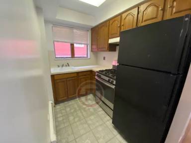 Main picture of 1621 Edison Ave