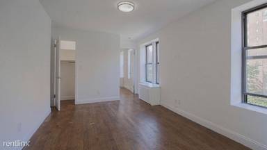 Main picture of 90 Saint Marks Pl