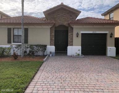 Main picture of 24070 SW 113th Psge