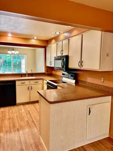 Main picture of 8511 137th Ave NE