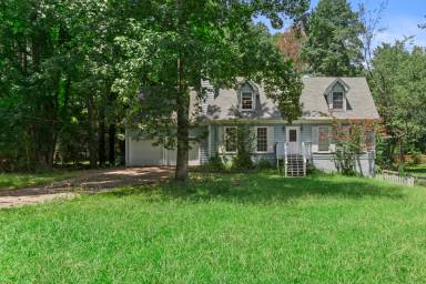 Main picture of 980 Forest Park Ln