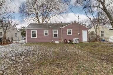 Main picture of 2520 S Twin Oaks St