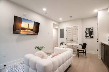 Main picture of 3934 14th St NW