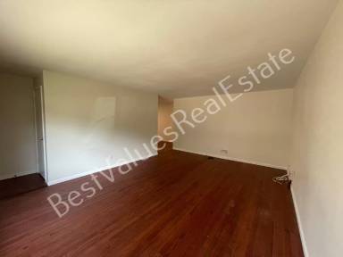 Main picture of 3168 Vaughn St