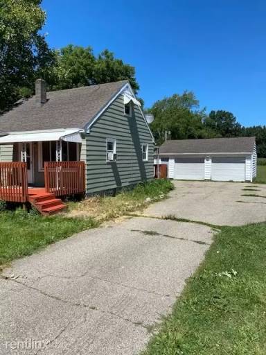 Main picture of 2311 E Haslett Rd