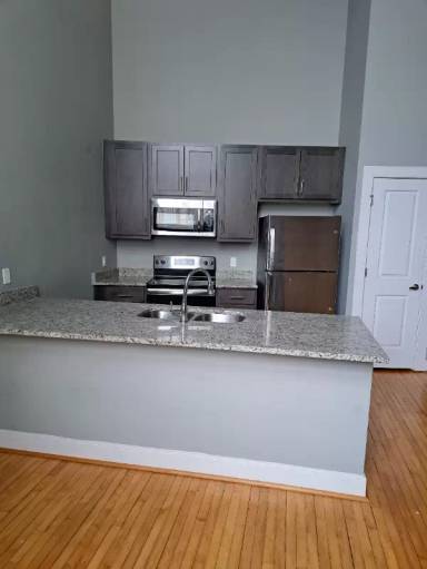 Main picture of 200 Claremont Ave