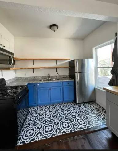 Main picture of 616 W Craig Pl