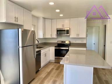 Main picture of 1051 Meadow Lake Dr