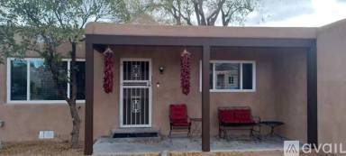 Main picture of 704 Adams St SE