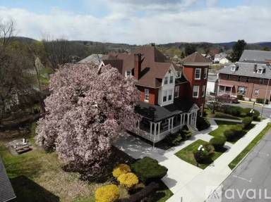 Main picture of 302 E Market St