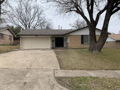 Main picture of 2305 Bayberry Dr