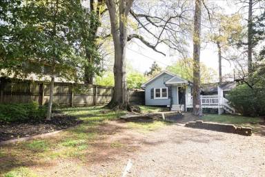 Main picture of 678 Vernon Ave SE