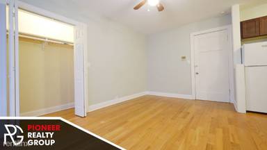 Main picture of 837 W Wolfram Apartments