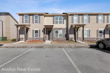 Main picture of 422 Sullivan Loop Rd