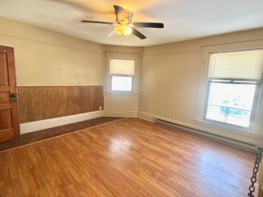 Main picture of 209 S Pearl St