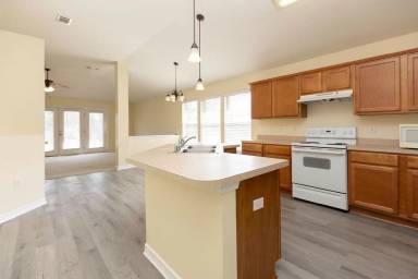 Main picture of 2244 Ortega St