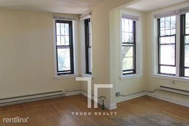 Main picture of 719-27 W Barry Ave