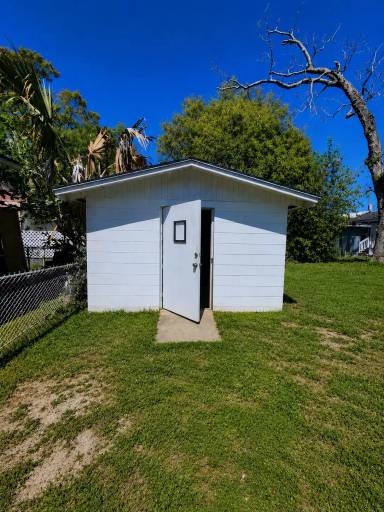 Main picture of 1963 College Cir S