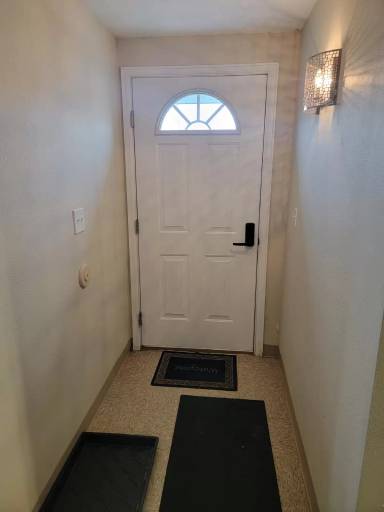 Main picture of 401 S Adams St