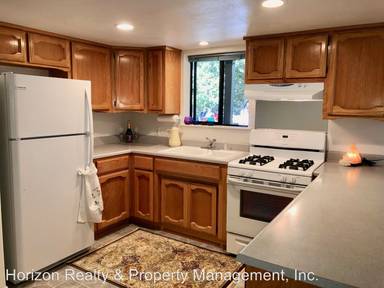 Main picture of 7000 Highway 41 W