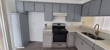 Main picture of 4381 W 136 St
