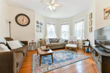 Main picture of 669 Washington St