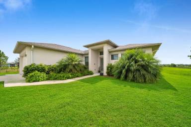 Main picture of 2985 Everglades Blvd N