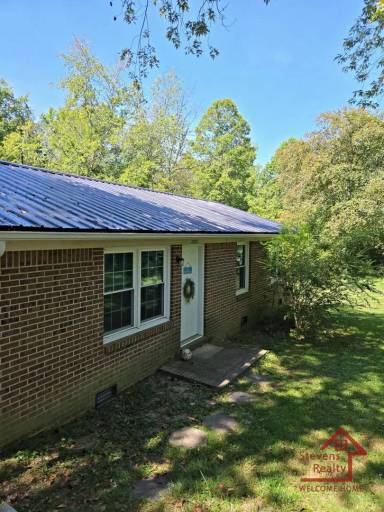 Main picture of 2050 Wildwood Rd