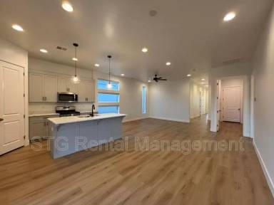 Main picture of 2818 E Church Oak Dr