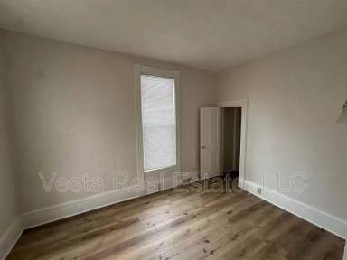 Main picture of 1211 W Market St